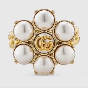 NWOT-Gucci Gold and White Pearl Double GG Ring